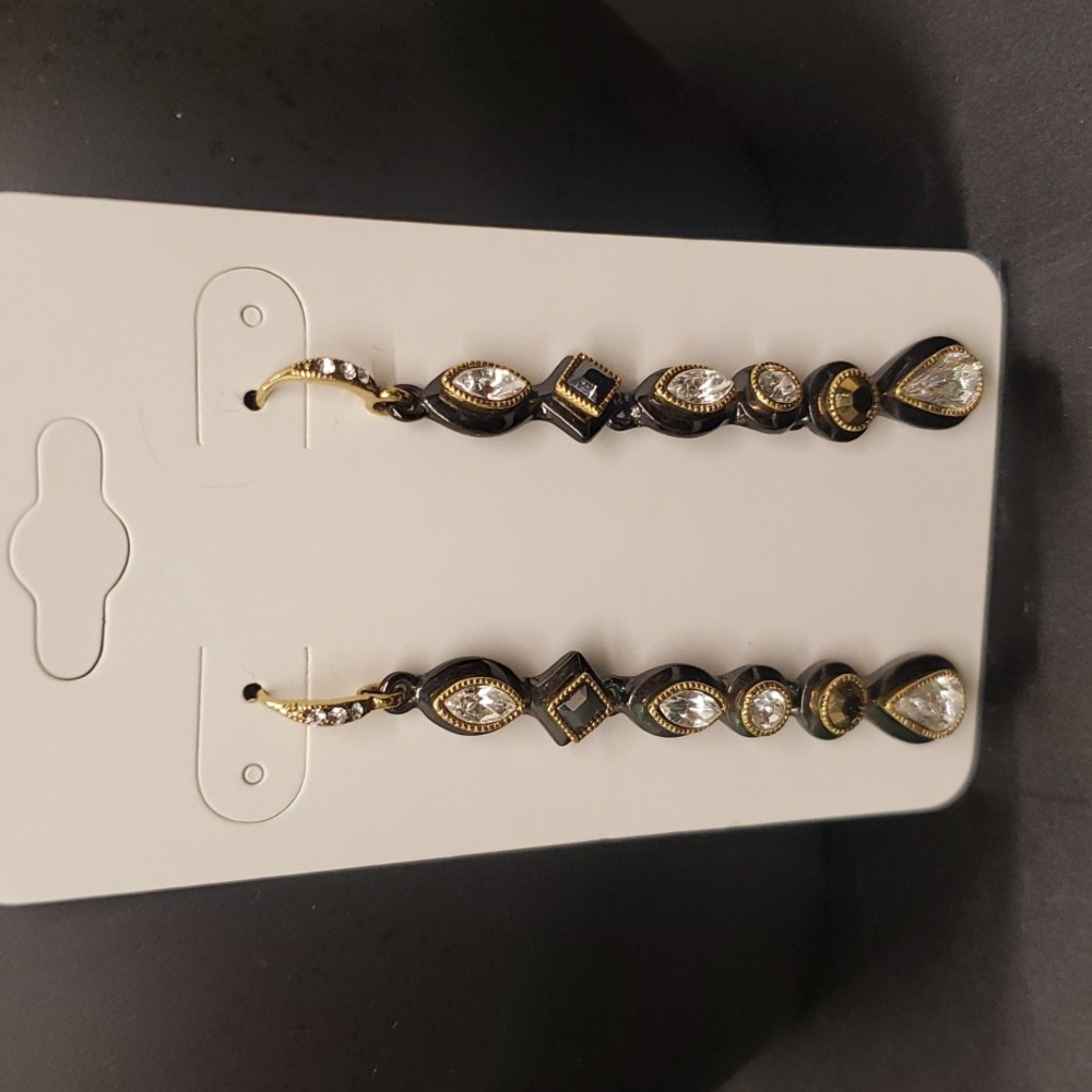 Carolee LUX Elegant Gold and Black Drop Earrings